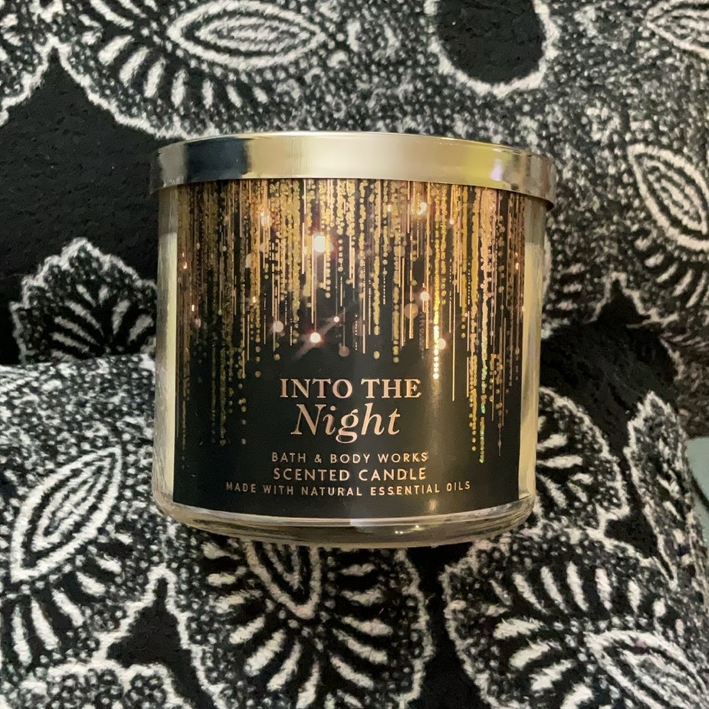 Bath and body works into the night candle